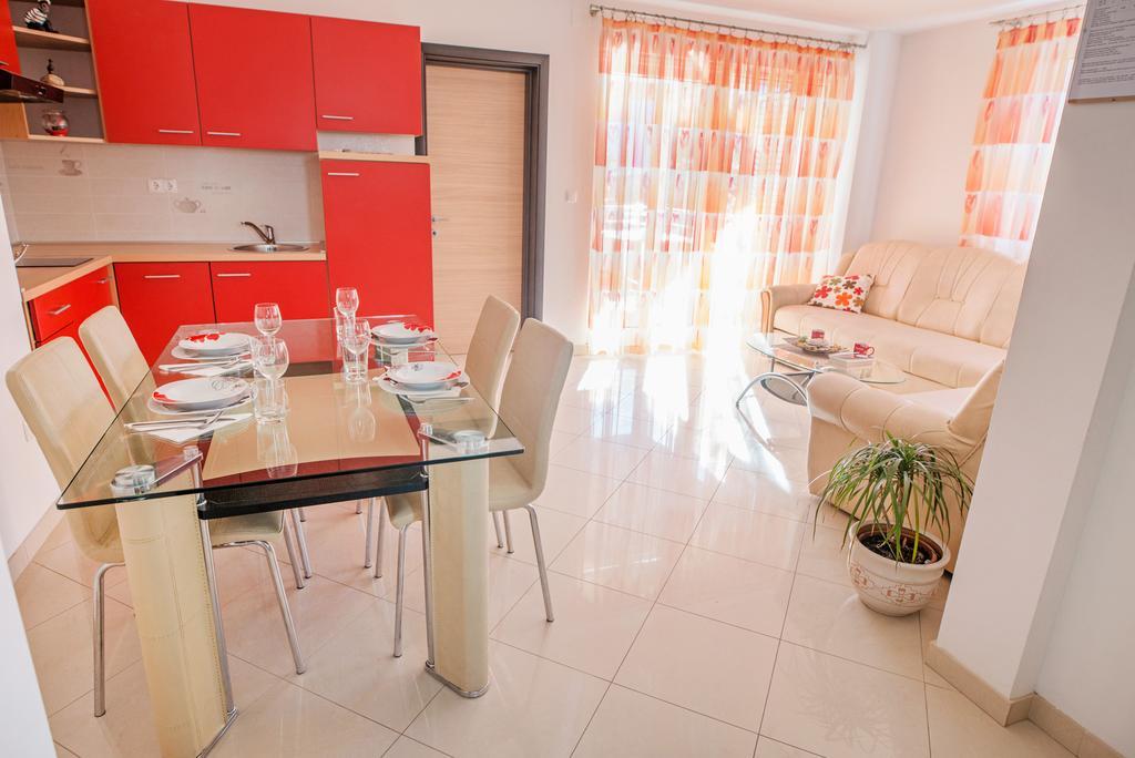 Apartments Mia バスカ エクステリア 写真