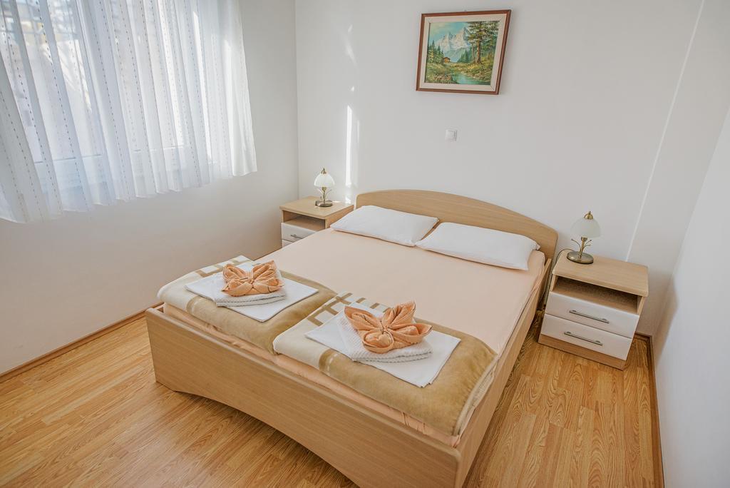 Apartments Mia バスカ エクステリア 写真