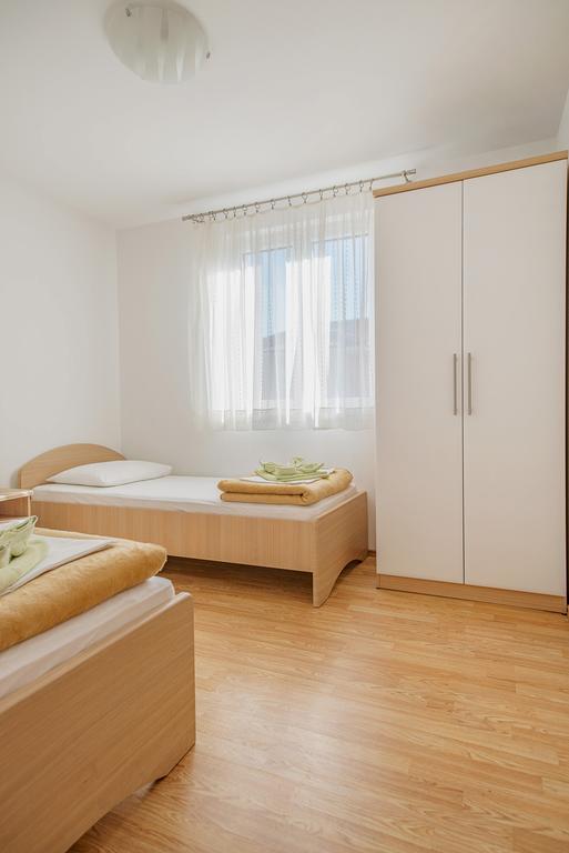 Apartments Mia バスカ エクステリア 写真
