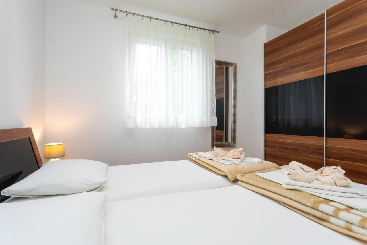 Apartments Mia バスカ エクステリア 写真