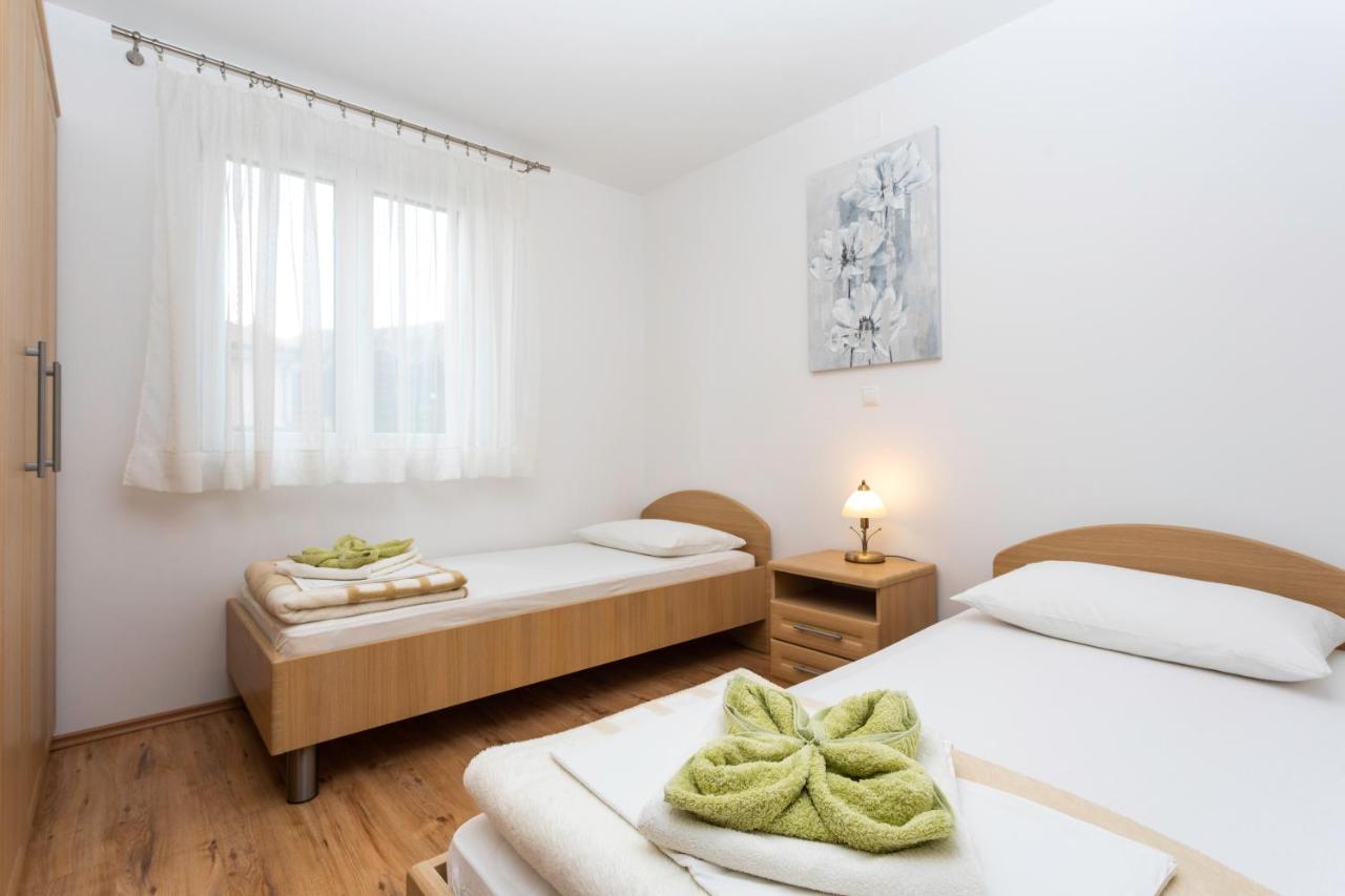 Apartments Mia バスカ エクステリア 写真