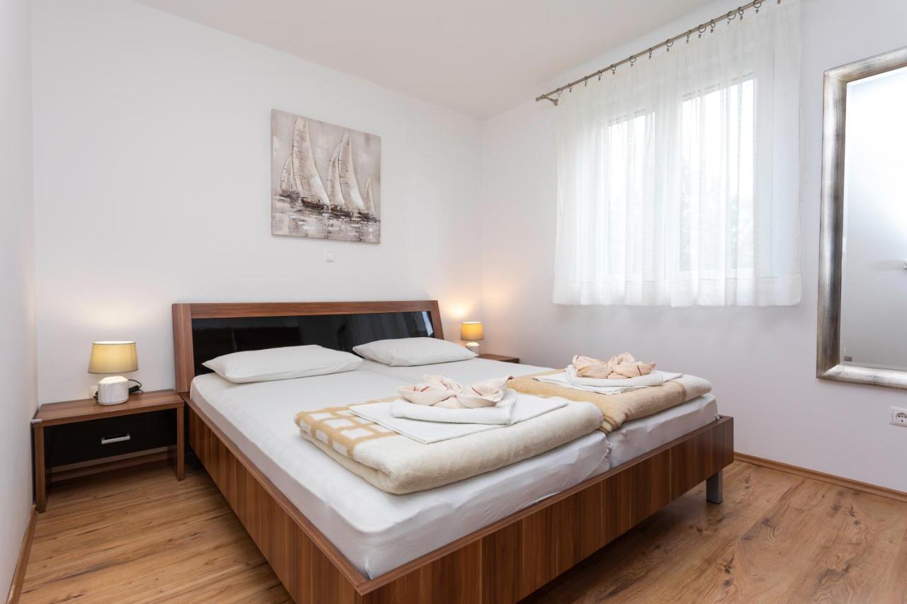 Apartments Mia バスカ エクステリア 写真